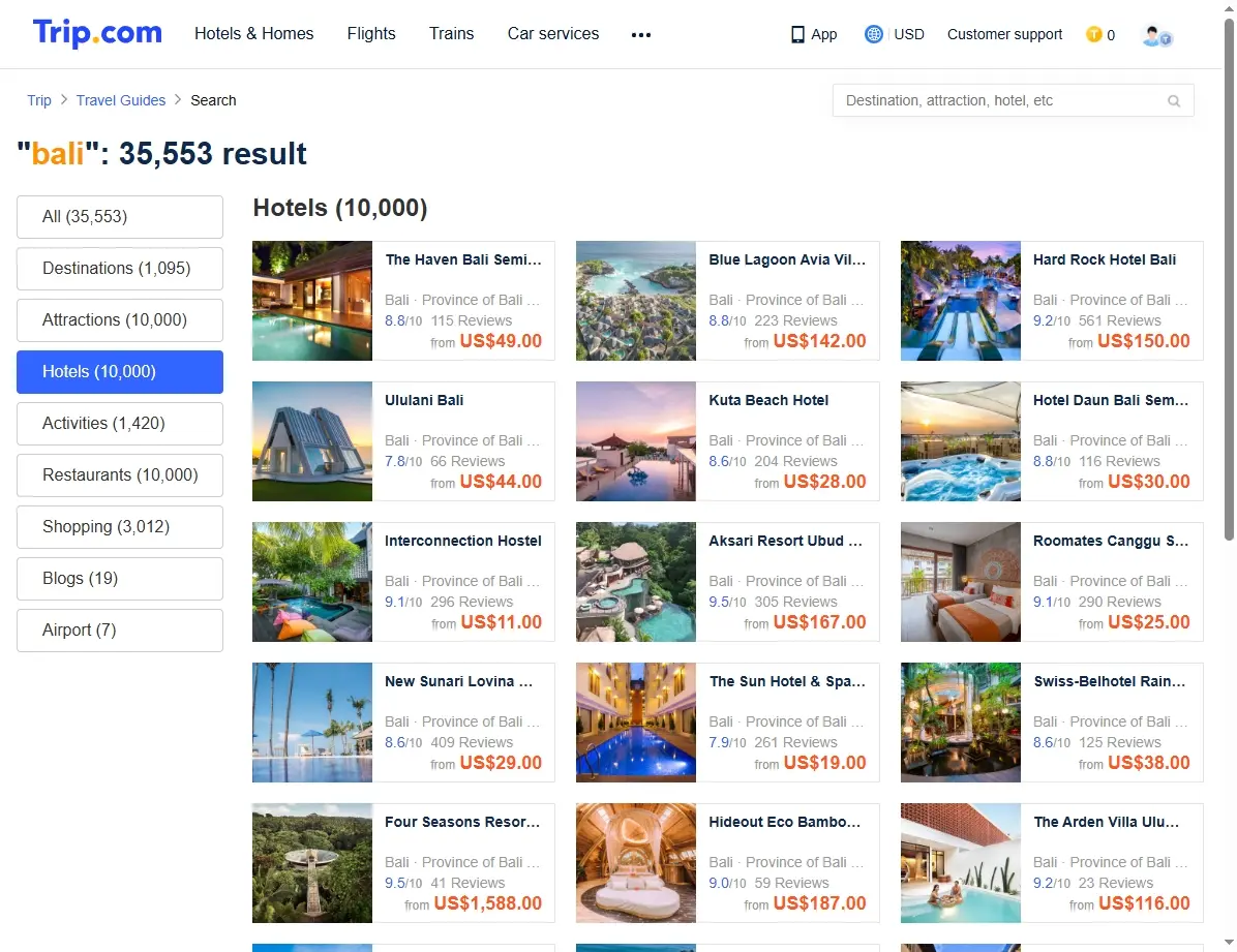 Ofertas de Hoteles en Bali: una lujosa piscina infinita con vistas a la selva de Ubud.